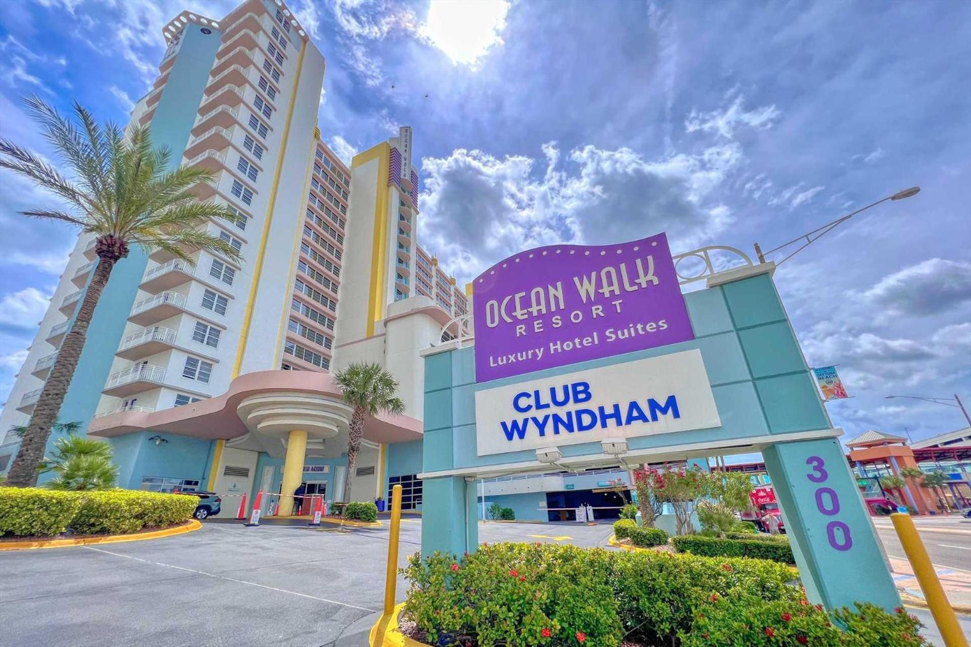 Holiday home Luxury 10th Floor 2 Bedroom Direct Oceanfront Wyndham Ocean Walk Daytona | 1027