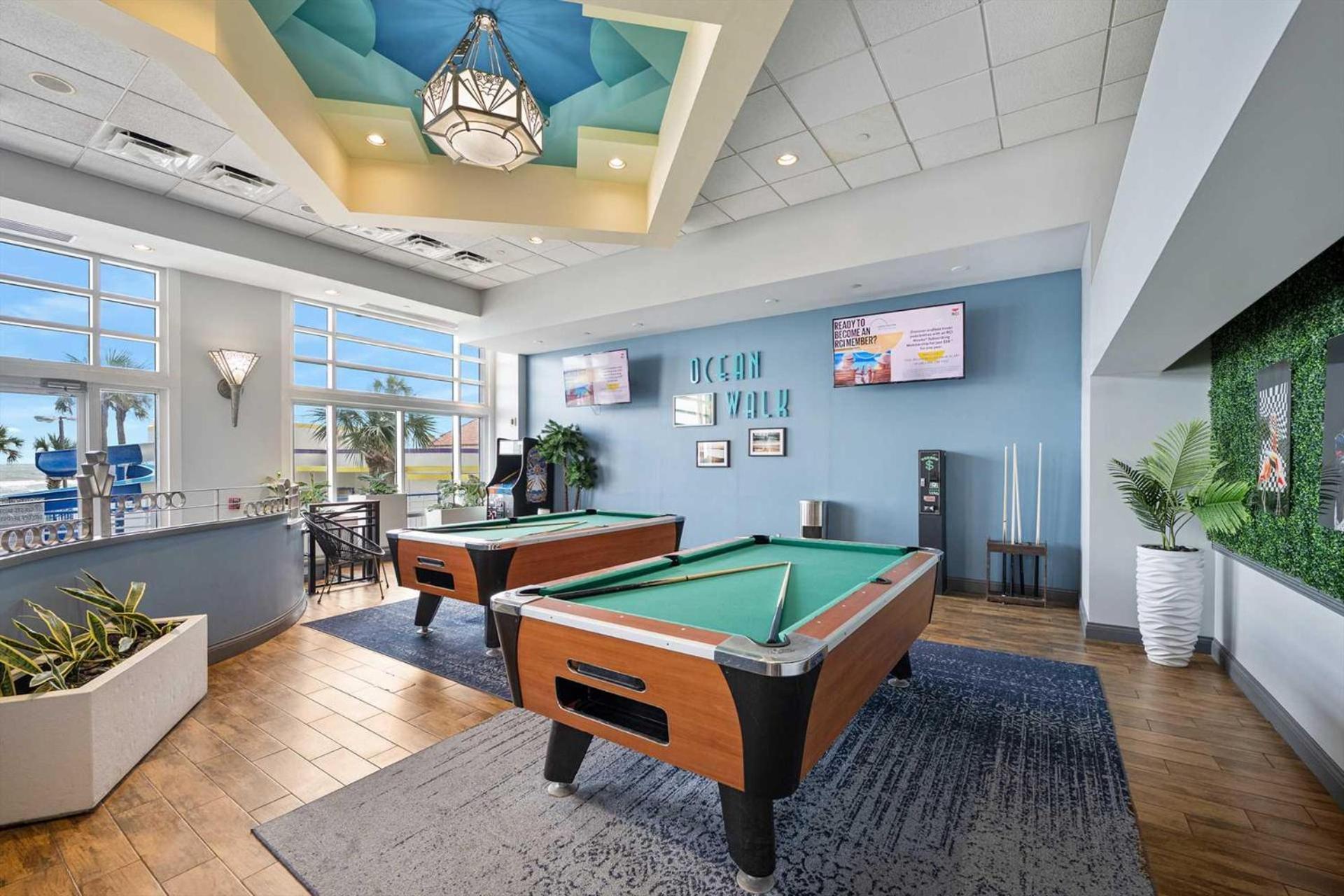 Luxury 10th Floor 2 Bedroom Direct Oceanfront Wyndham Ocean Walk Daytona | 1027 Holiday home