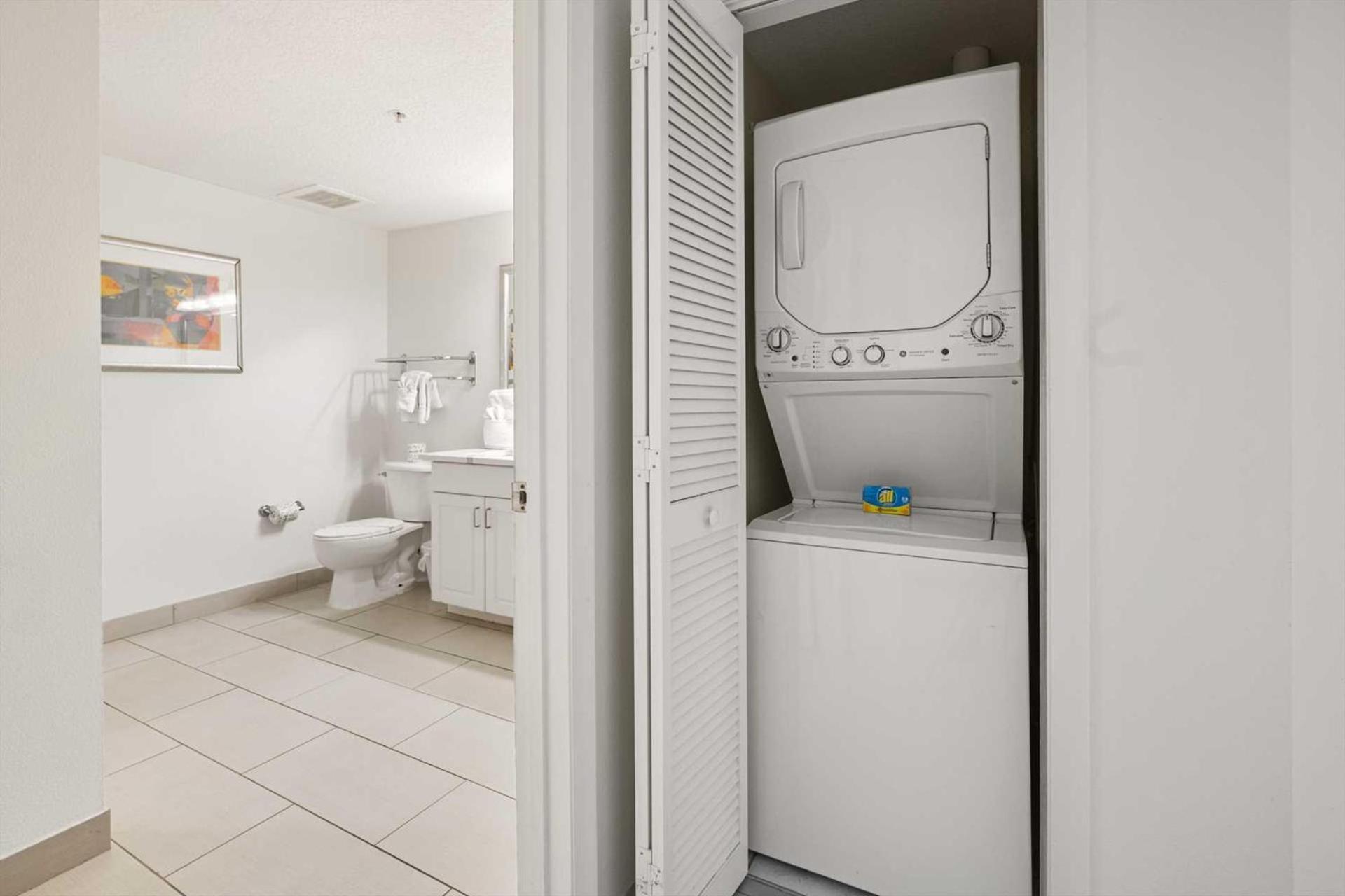 Holiday home Luxury 10th Floor 2 Bedroom Direct Oceanfront Wyndham Ocean Walk Daytona | 1027