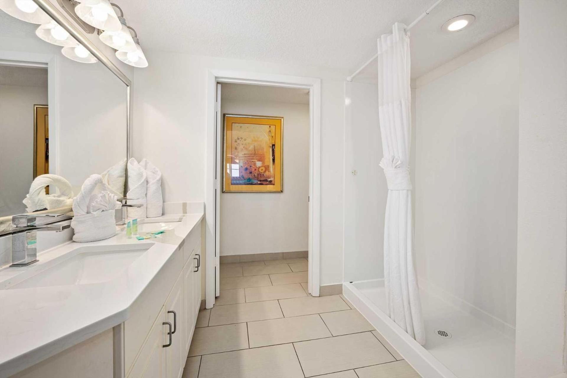 Luxury 10th Floor 2 Bedroom Direct Oceanfront Wyndham Ocean Walk Daytona | 1027 Holiday home *