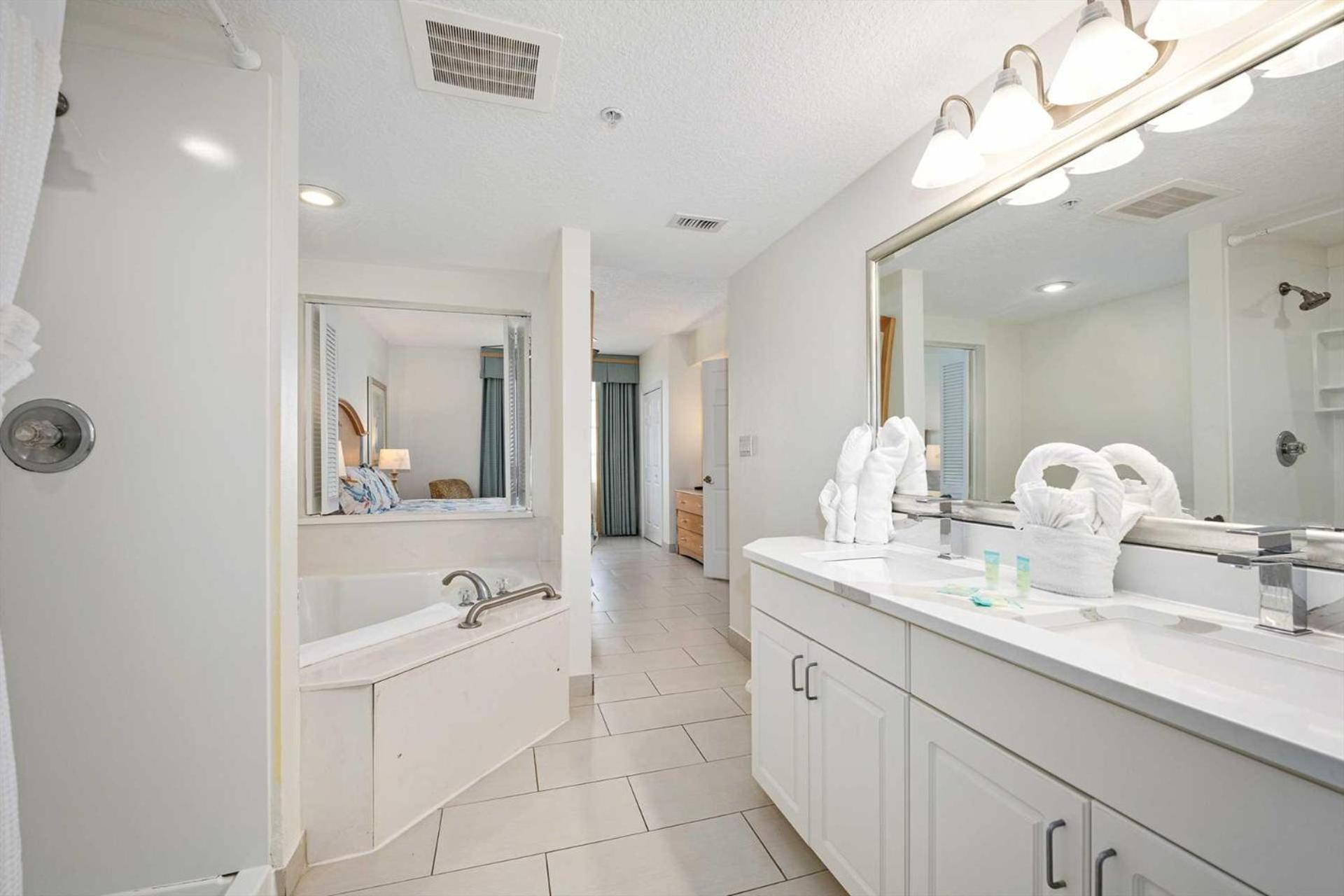 Luxury 10th Floor 2 Bedroom Direct Oceanfront Wyndham Ocean Walk Daytona | 1027 Holiday home Daytona Beach