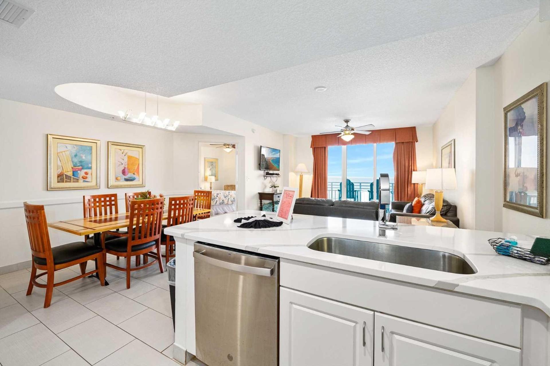 Luxury 10th Floor 2 Bedroom Direct Oceanfront Wyndham Ocean Walk Daytona | 1027 *